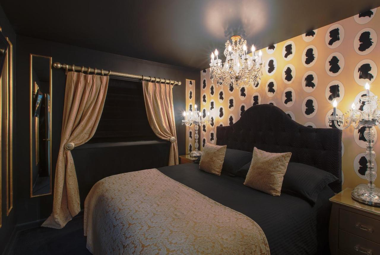 The Hotel Roxbury